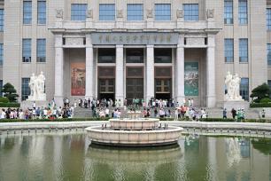 中国人民革命军事博物馆迎参观热