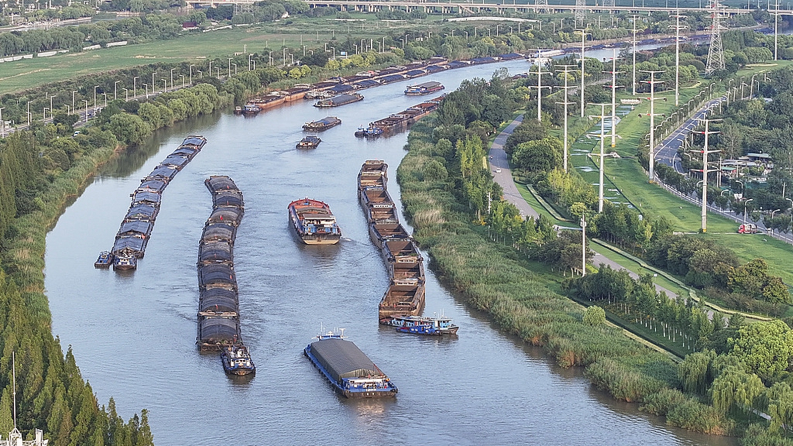 京杭大运河夏季运输忙