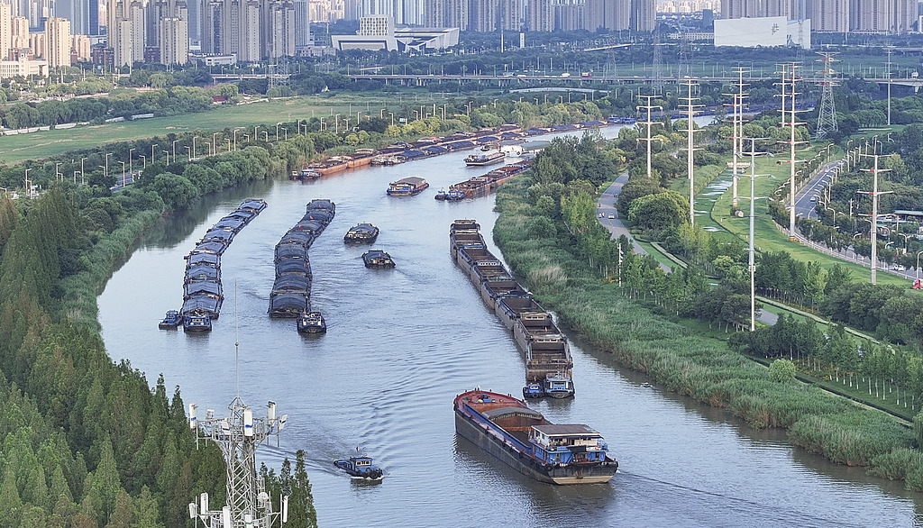 京杭大运河夏季运输忙