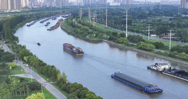 京杭大运河夏季运输忙