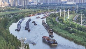 京杭大运河夏季运输忙