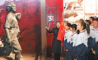 壮气遥托鱼雁 丹心永护河山（人民家书）