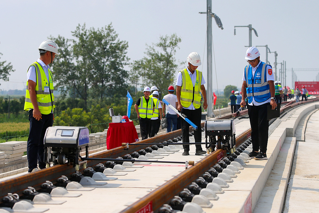 安徽淮北：淮宿蚌城际铁路全线铺轨