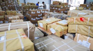 江苏连云港：新华书店打包配送新教材