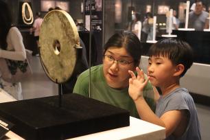 浙江杭州：良渚博物院迎暑期“探秘热潮”