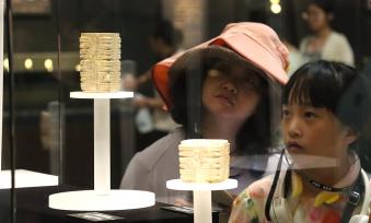 浙江杭州：良渚博物院迎暑期“探秘热潮”