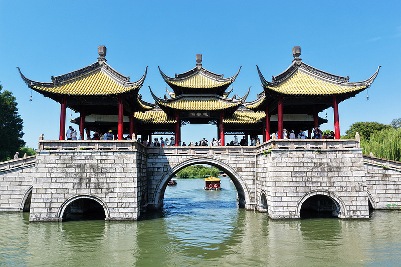 江苏扬州：暑期临近尾声 瘦西湖旅游热度不减