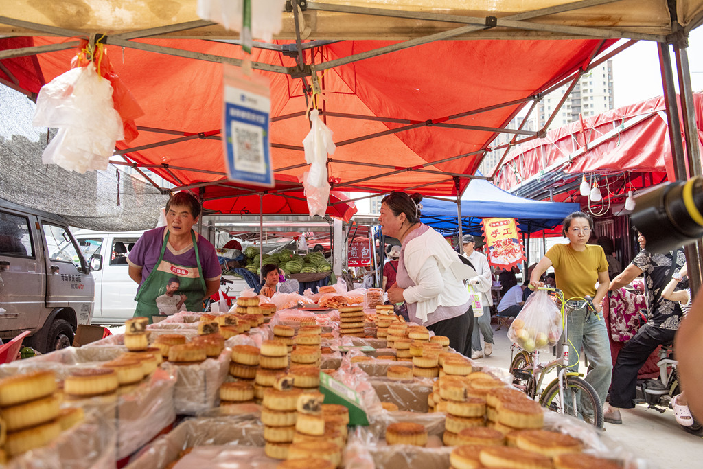 山东青岛：灵山卫大集烟火气十足