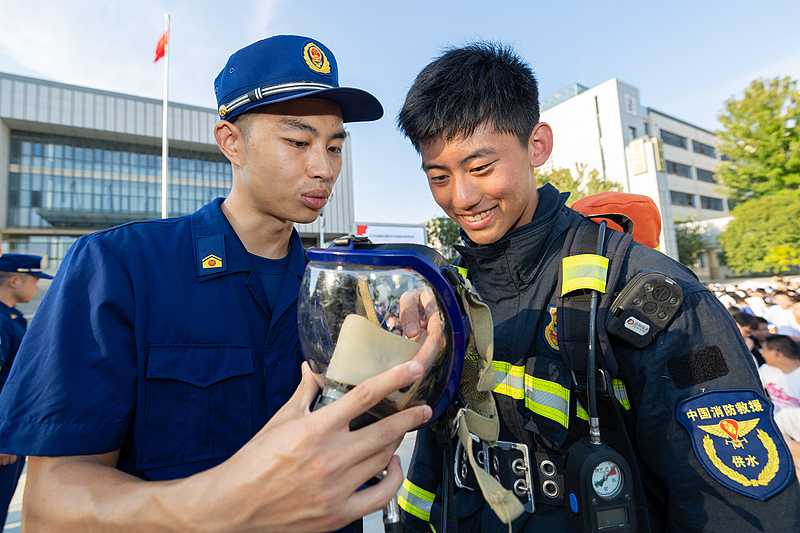 湖北襄阳：消防安全进校园