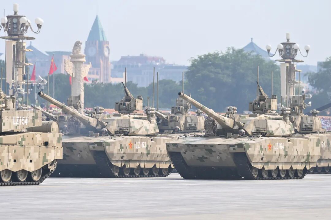 外媒：新一代武器装备集中亮相九三阅兵 彰显中国自信