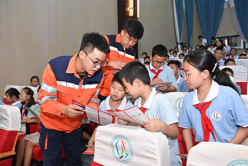 浙江东阳：铁路安全知识宣讲进校园