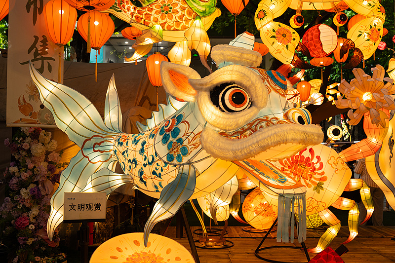 佛山：中秋花灯提前“上线”