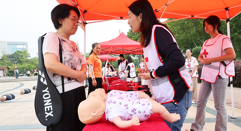 江苏连云港：市民沉浸式学习急救技能