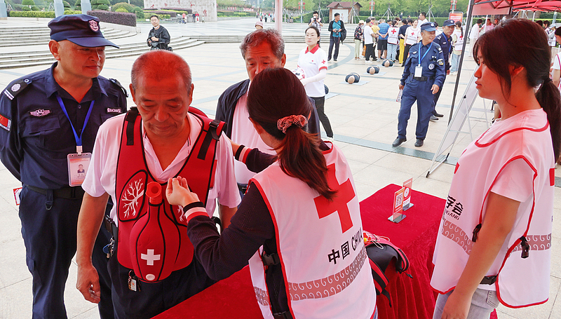 江苏连云港：市民沉浸式学习急救技能