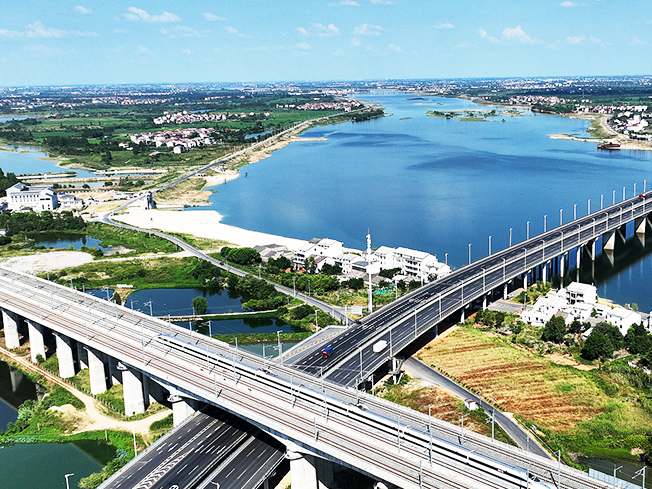 经济随笔丨谋划“十五五”要看清哪些“变”？