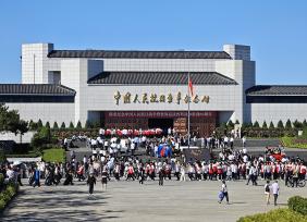 中国人民抗日战争纪念馆迎参观热潮