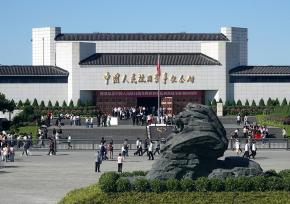 中国人民抗日战争纪念馆迎参观热潮