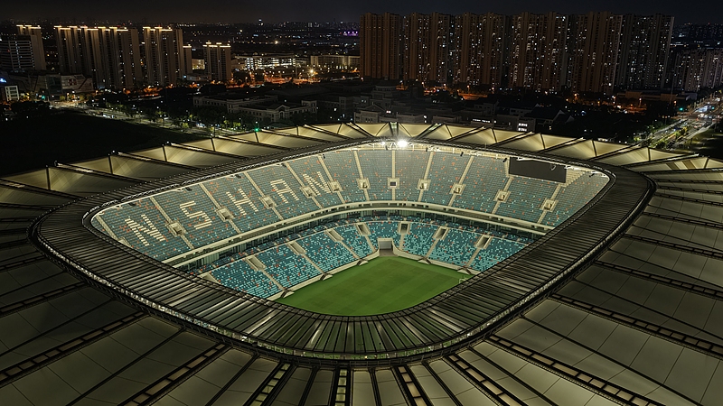 昆山奥体中心开展灯光测试迎“苏超”