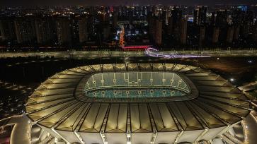 昆山奥体中心开展灯光测试迎“苏超”