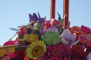 天安门广场搭建巨型国庆花坛迎接国庆