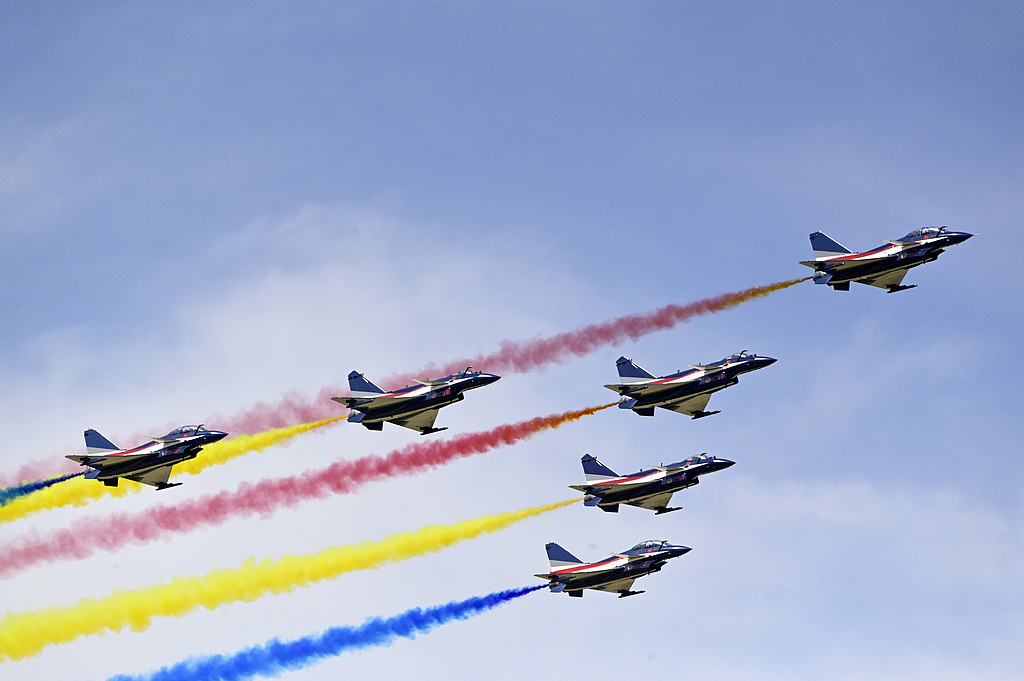 空军八一飞行表演队炫舞蓝天