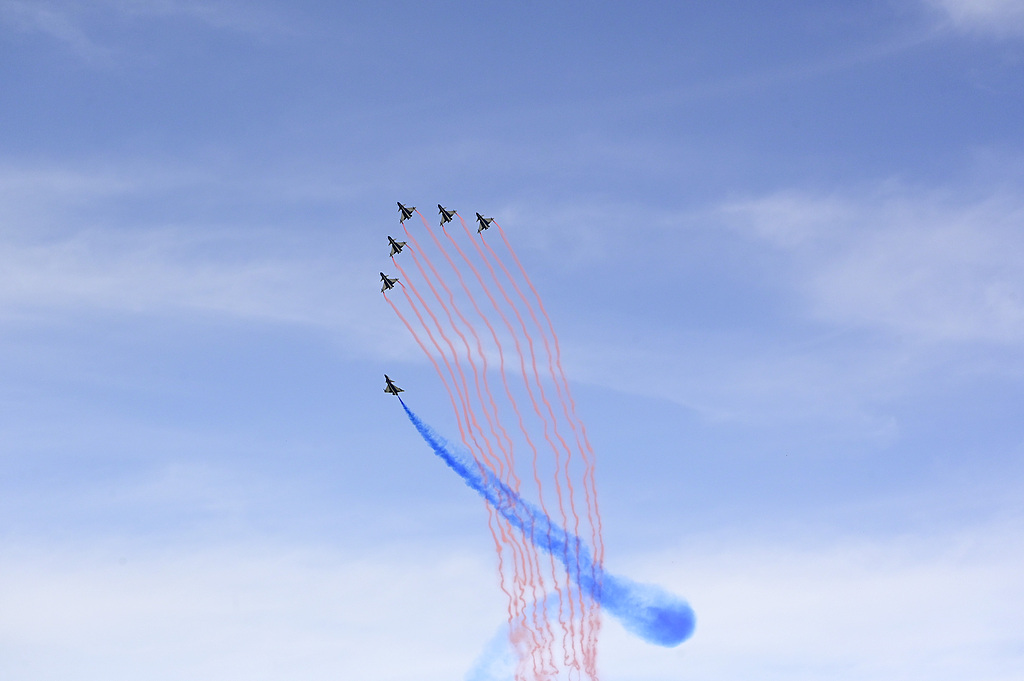 空军八一飞行表演队炫舞蓝天