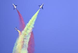 空军八一飞行表演队炫舞蓝天