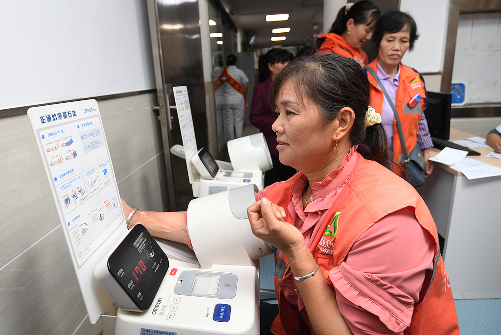 贵州贵阳：1970余名环卫工人免费体检