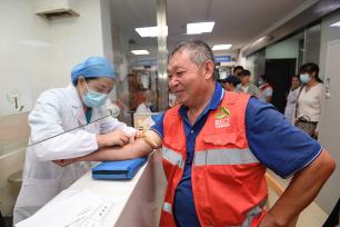 贵州贵阳：1970余名环卫工人免费体检