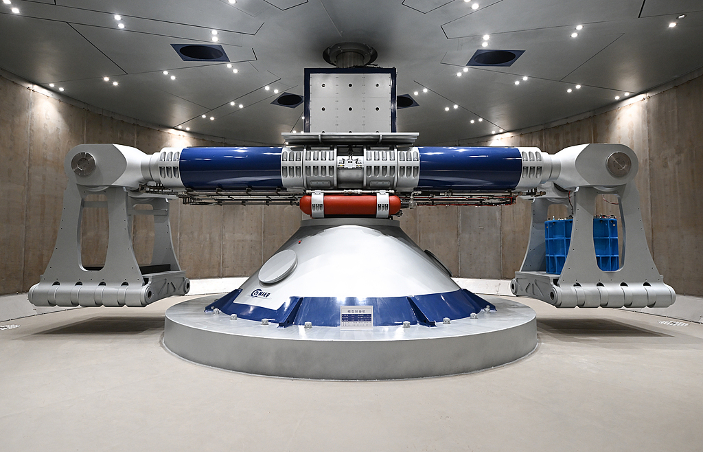 浙江杭州：超重力实验装置核心设备启动