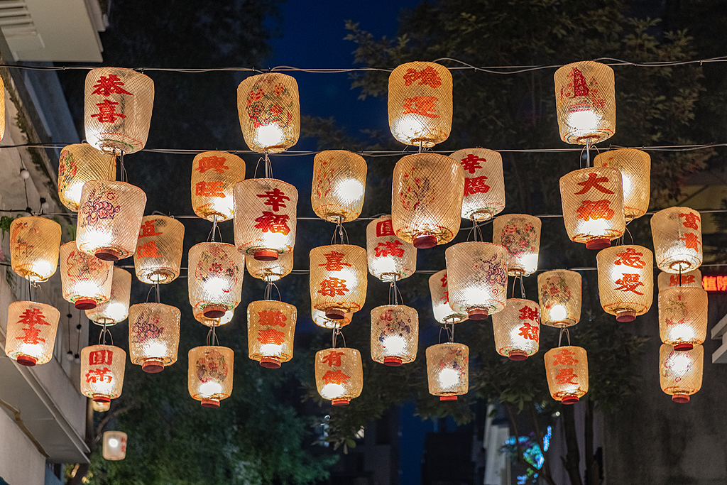 广东深圳：非遗竹丝行灯点亮南头古镇