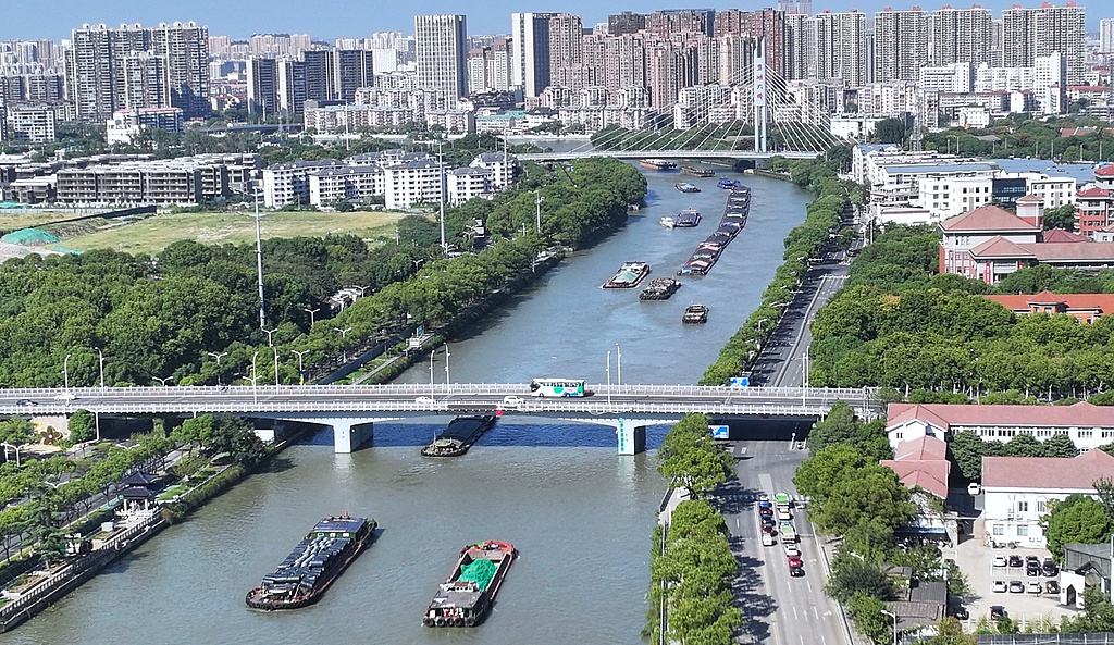 江苏无锡：京杭大运河水运繁忙