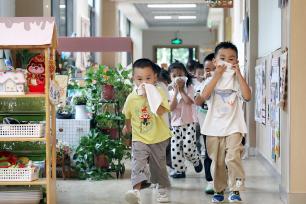 江苏常州：幼儿园小朋友学习防灾减灾知识