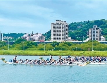 龙舟竞渡，两岸好手演绎“速度与激情”