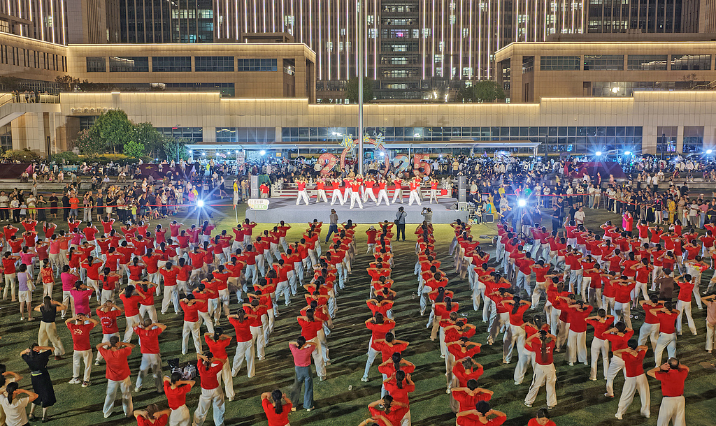 浙江仙居：千名本土演员唱响美好幸福新生活