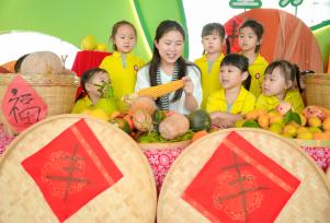 浙江湖州：小朋友学习辨认粮食作物