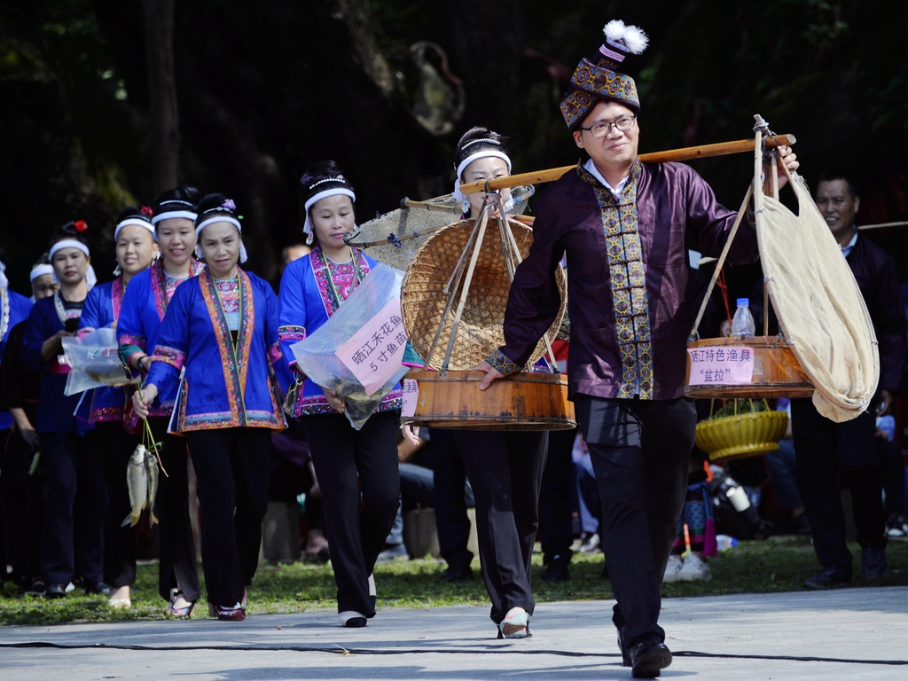 广西三江：举办多彩活动庆丰收