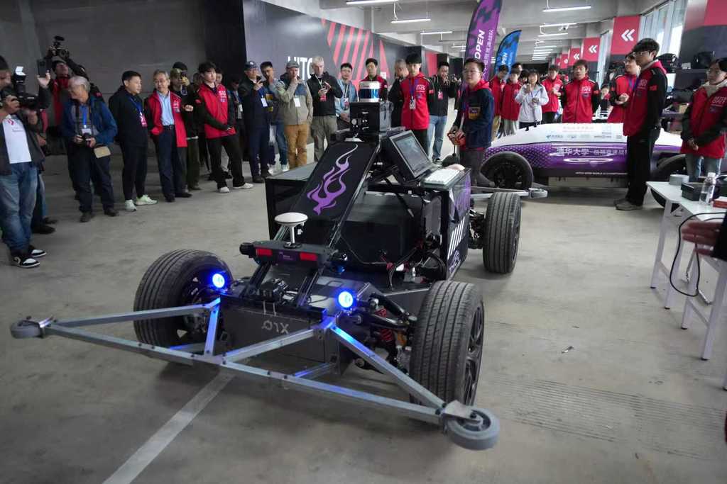 湖南张家界：世界AI竞速锦标赛总决赛收官