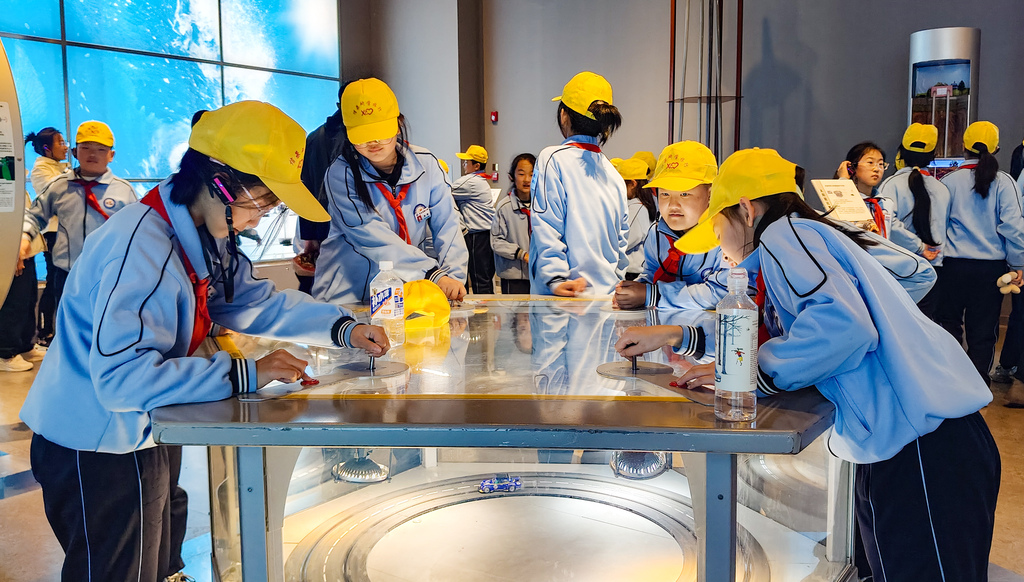 辽宁沈阳：小学生沉浸式体验科技展品