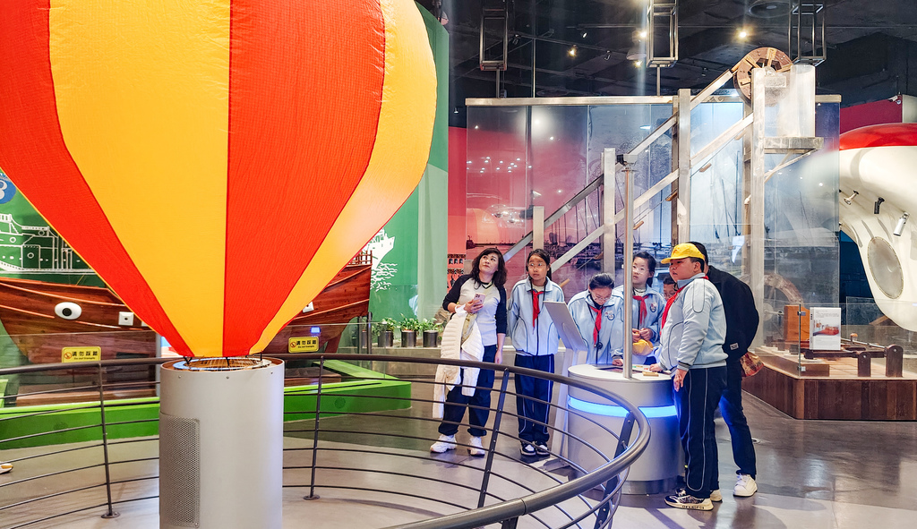 辽宁沈阳：小学生沉浸式体验科技展品