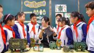 山东青岛：学生制作青铜器文物模型