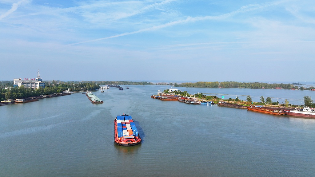 江苏宿迁：京杭大运河运输忙