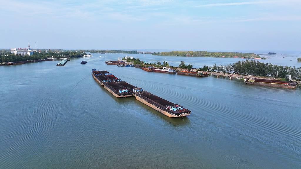 江苏宿迁：京杭大运河运输忙