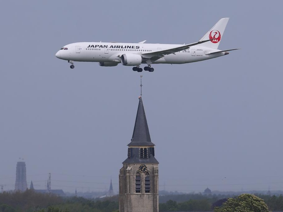 比利时布鲁塞尔机场两度因发现无人机中断运营