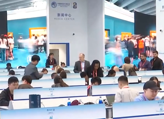 外媒记者齐聚上海 一起听听他们的进博故事