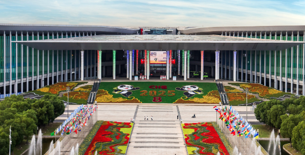 “进博会是中国与世界加强联系、双向交流的绝佳机会”