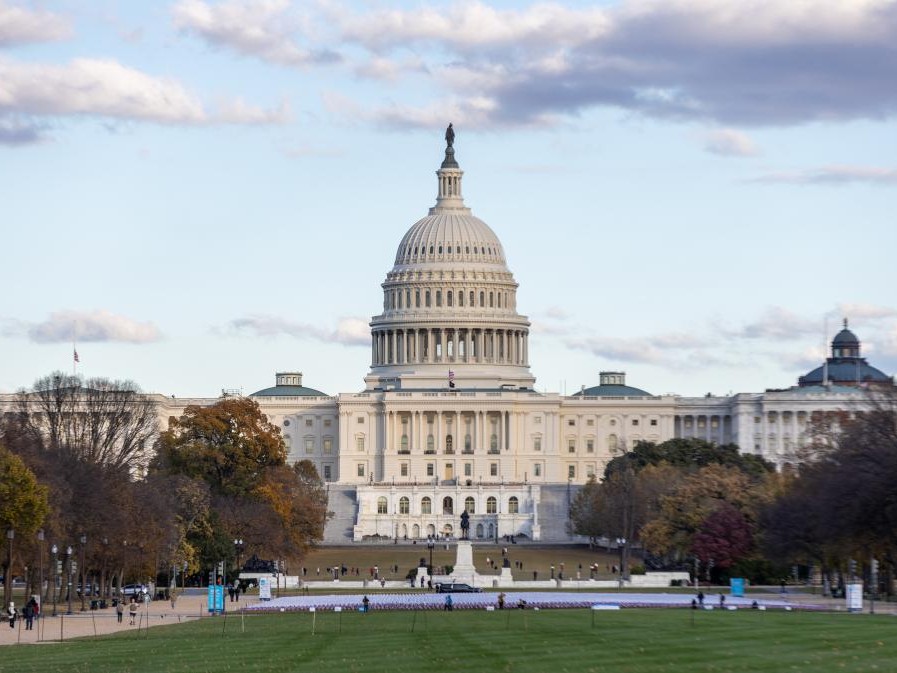 拼车骑摩托去华盛顿？美众议员花式上路赶“表决”
