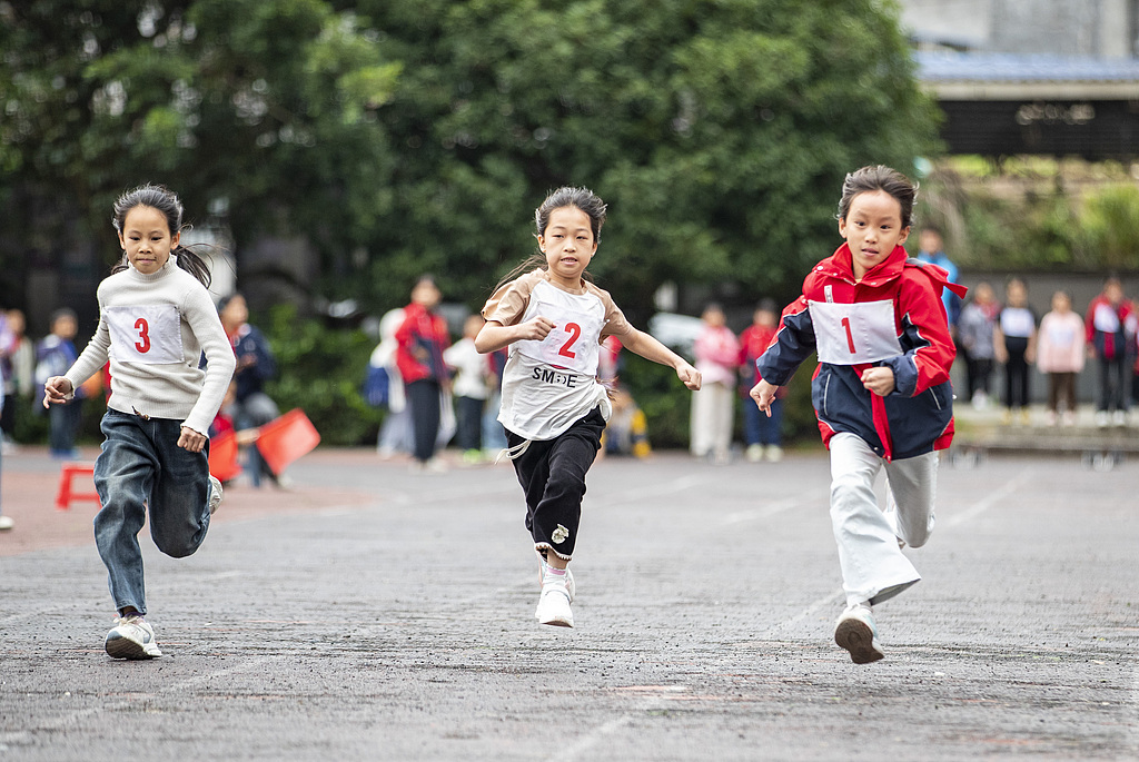 贵州黔东南：校园运动会助力学生健康成长