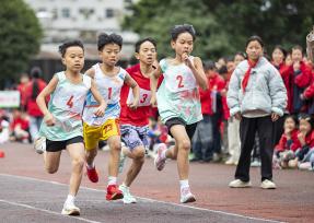 贵州黔东南：校园运动会助力学生健康成长