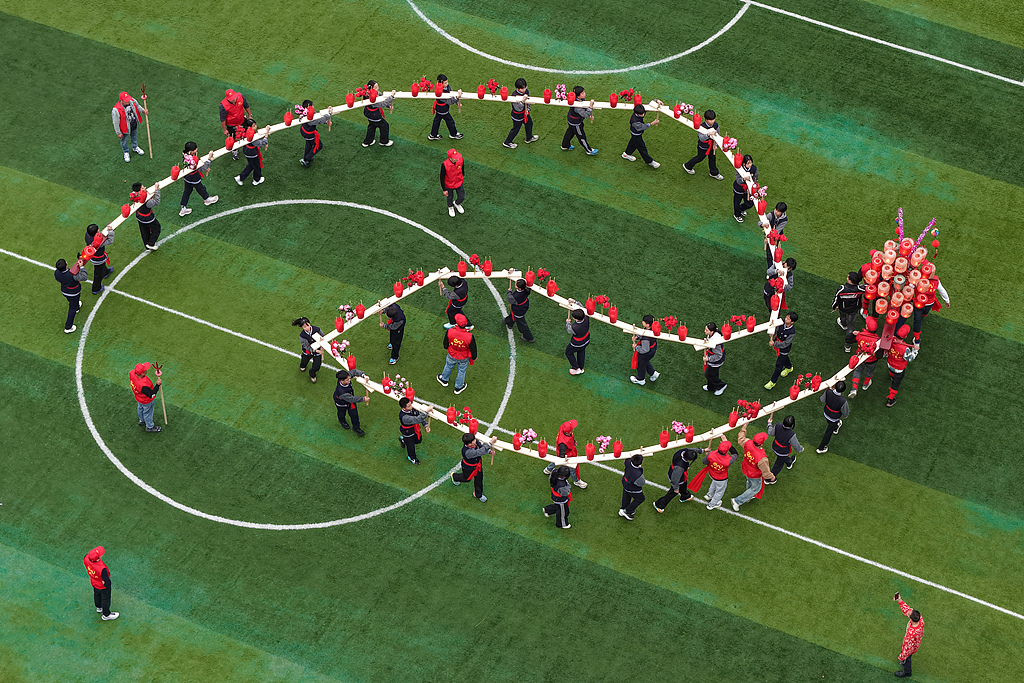 浙江金华：非遗板凳龙进校园